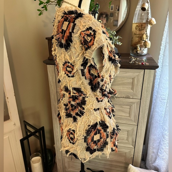 ULLA JOHNSON | Aviana Wrap Vest in Tufted Raffia - Picture 11 of 17